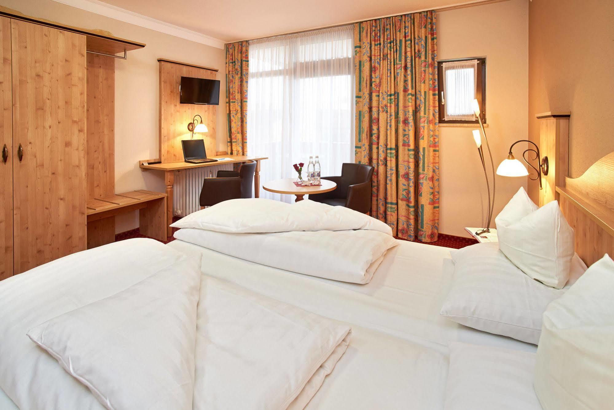 Apparthotel Minerva Diana Octavia Bad Gögging Buitenkant foto